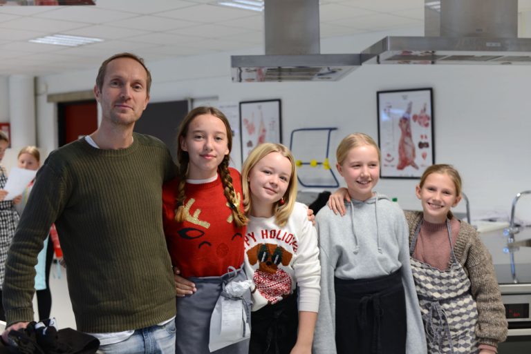 Jesper Laursen, Lise, Anna, Amalie og Dicte julebager - Søften Nyt - Foto: Anders Godtfred-Rasmussen.