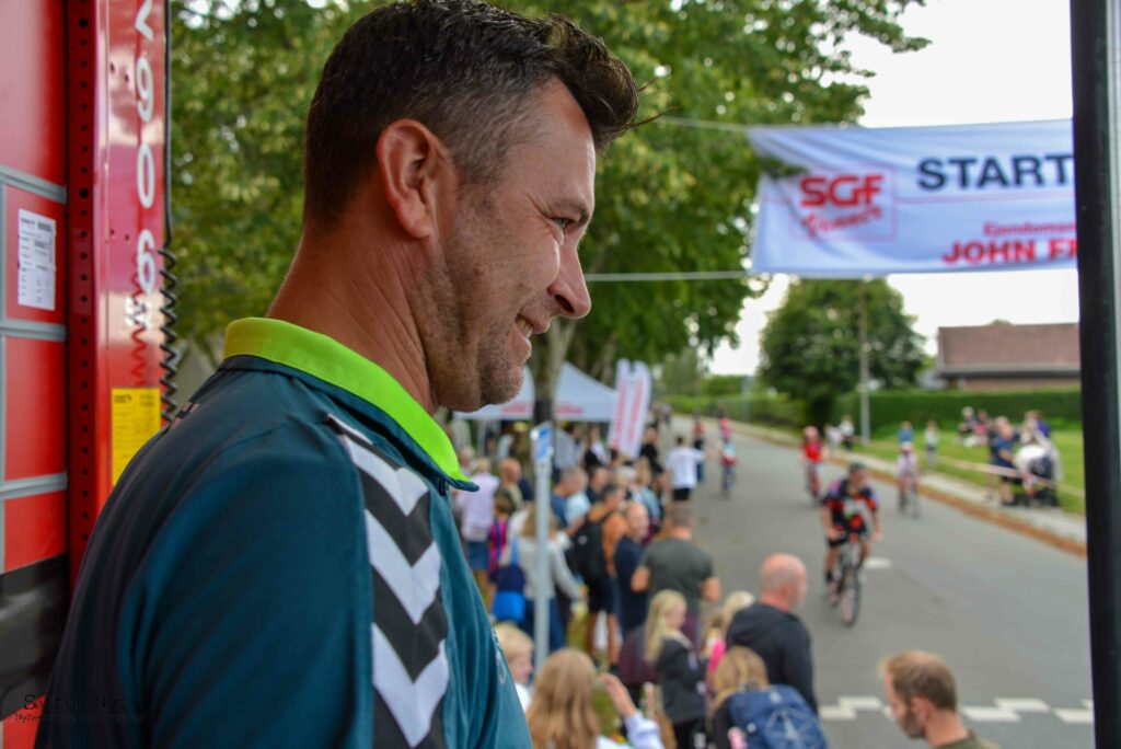 Søren Møller er altid en stor hjælp til cykelløbet - Søften Nyt - Foto: Anders Godtfred-Rasmussen.