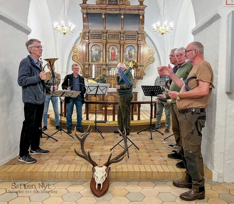 Jagthornsblæserne i Haldum kirke - Søften Nyt - Foto: Anders Godtfred-Rasmussen.